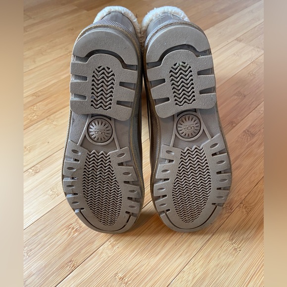 UGGS - Millcreek Wellingtons - Picture 2 of 5